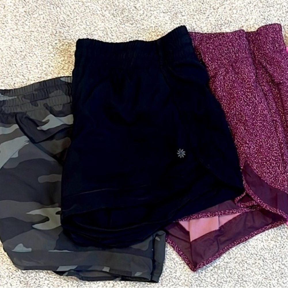 Women’s Athleta 4” Mesh racer run shorts